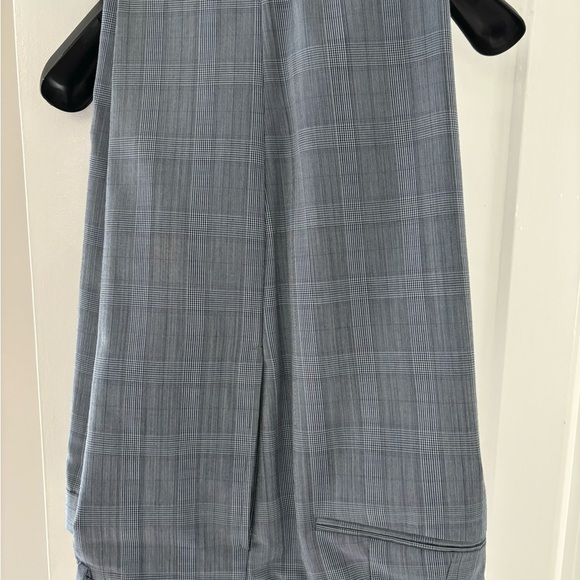 RW&CO Men’s Tailored Fit Suit. Jacket - 42. Trousers 32x32. Grey-blue. - Picture 5 of 7